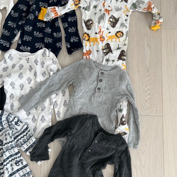 Set of 8 Boy's Bodysuits Playsuits Long Sleeve 12-24 Months - Picture 2 of 3